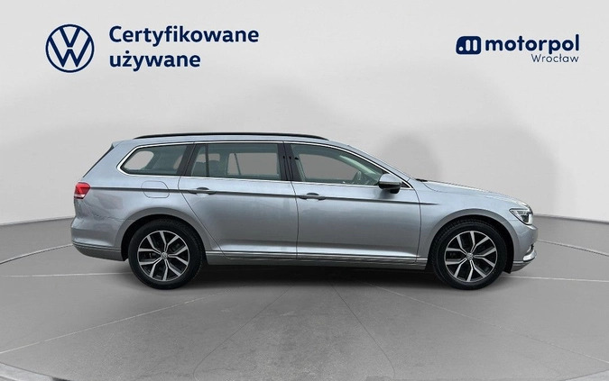 Volkswagen Passat cena 83900 przebieg: 109256, rok produkcji 2018 z Poddębice małe 781